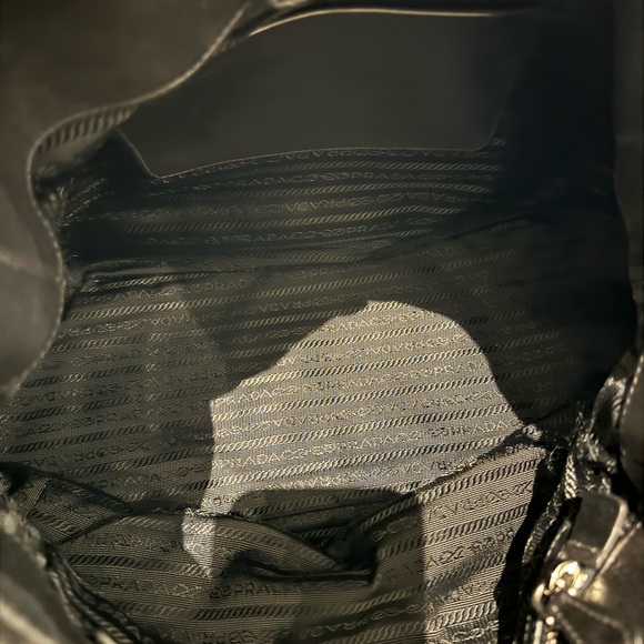 100 percent authentic Prada soft calf BR4687 hobo bag - Picture 4 of 14